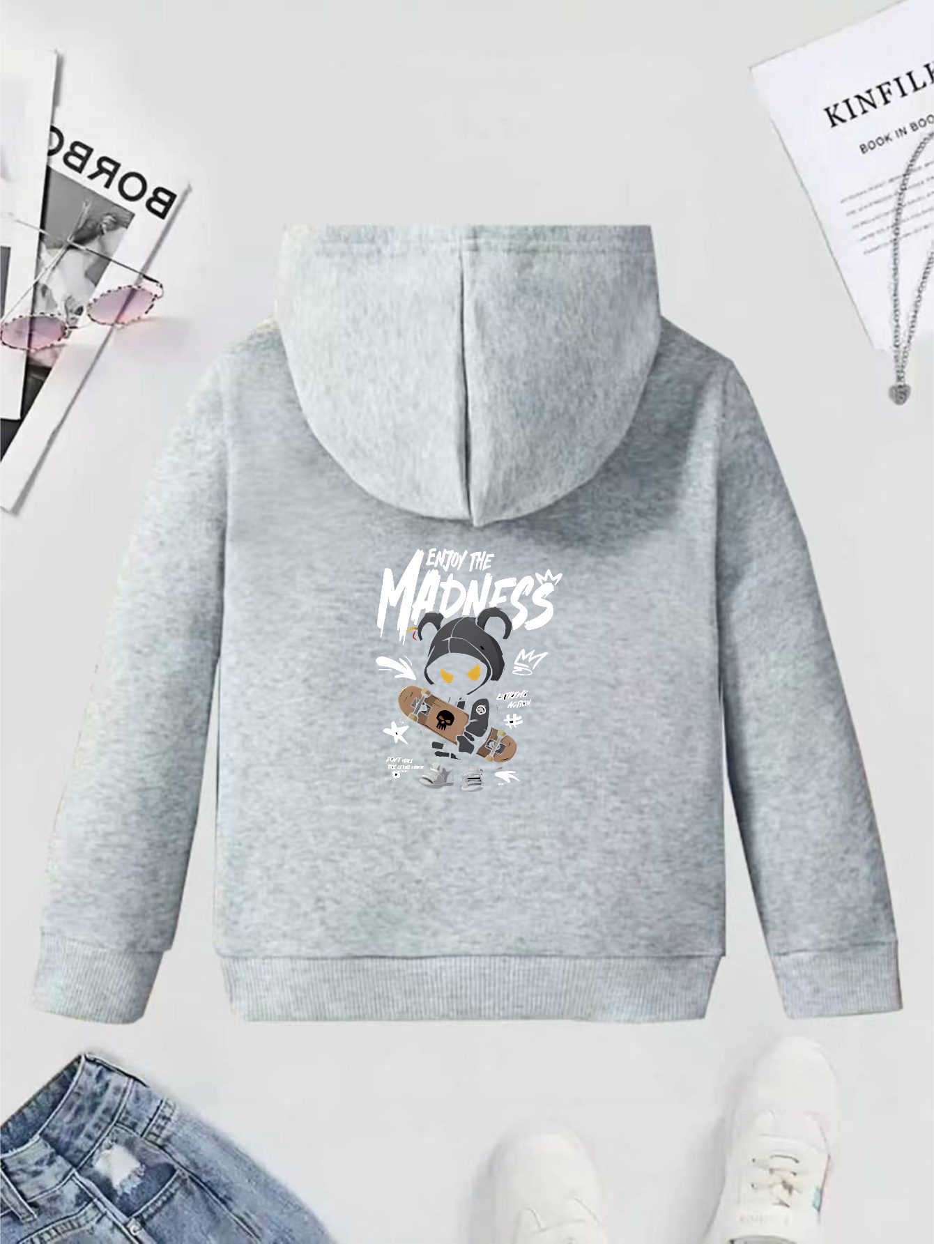 ボーイズファッションフーディー：スケートボードを持った漫画の - Anime Merch Hoodie のレビューと価格