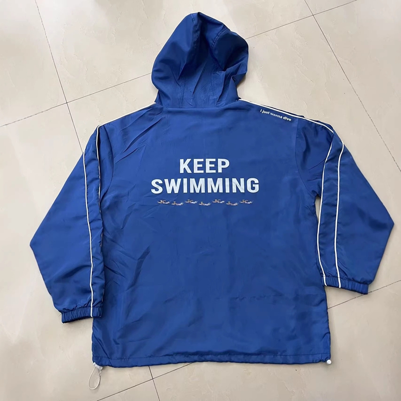 Kpop キープスイミングプリントジッパーブルーフード付きウ - Windbreaker Anime Merchandise のレビューと価格